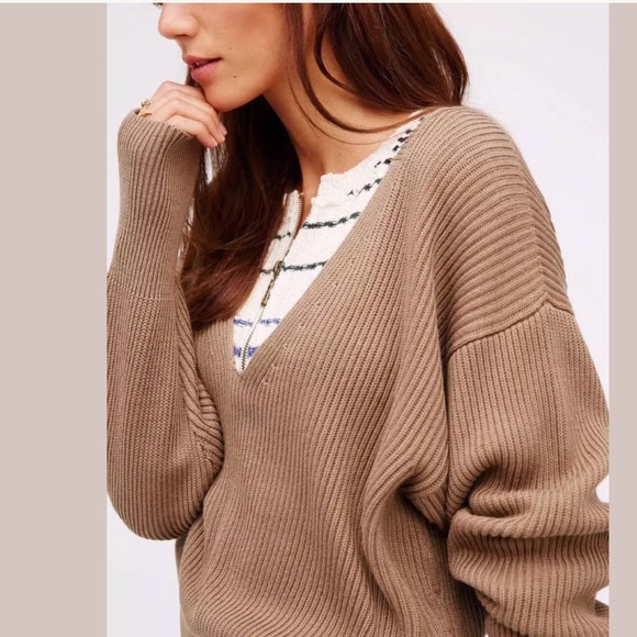 Free People Womens Allure V-Neck Pullover Sweater Taupe Medium Free People Womens Allure V-Neck Pullover Sweater Taupe Medium